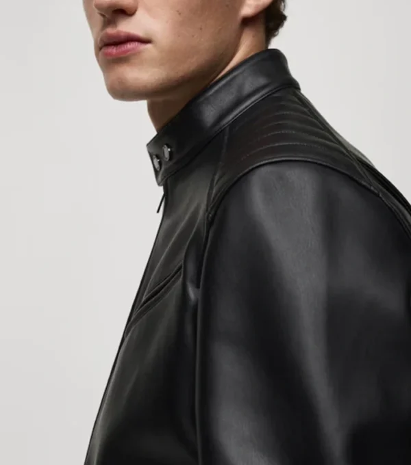 Stylish Black Zippered Leather Jacket Closer